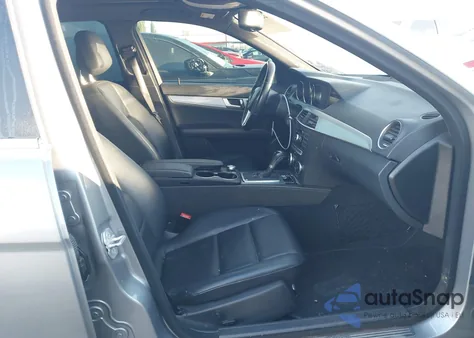 2013 Mercedes-Benz C 250 Sport из США, поврежденный, VIN WDDGF4HB9DA782704